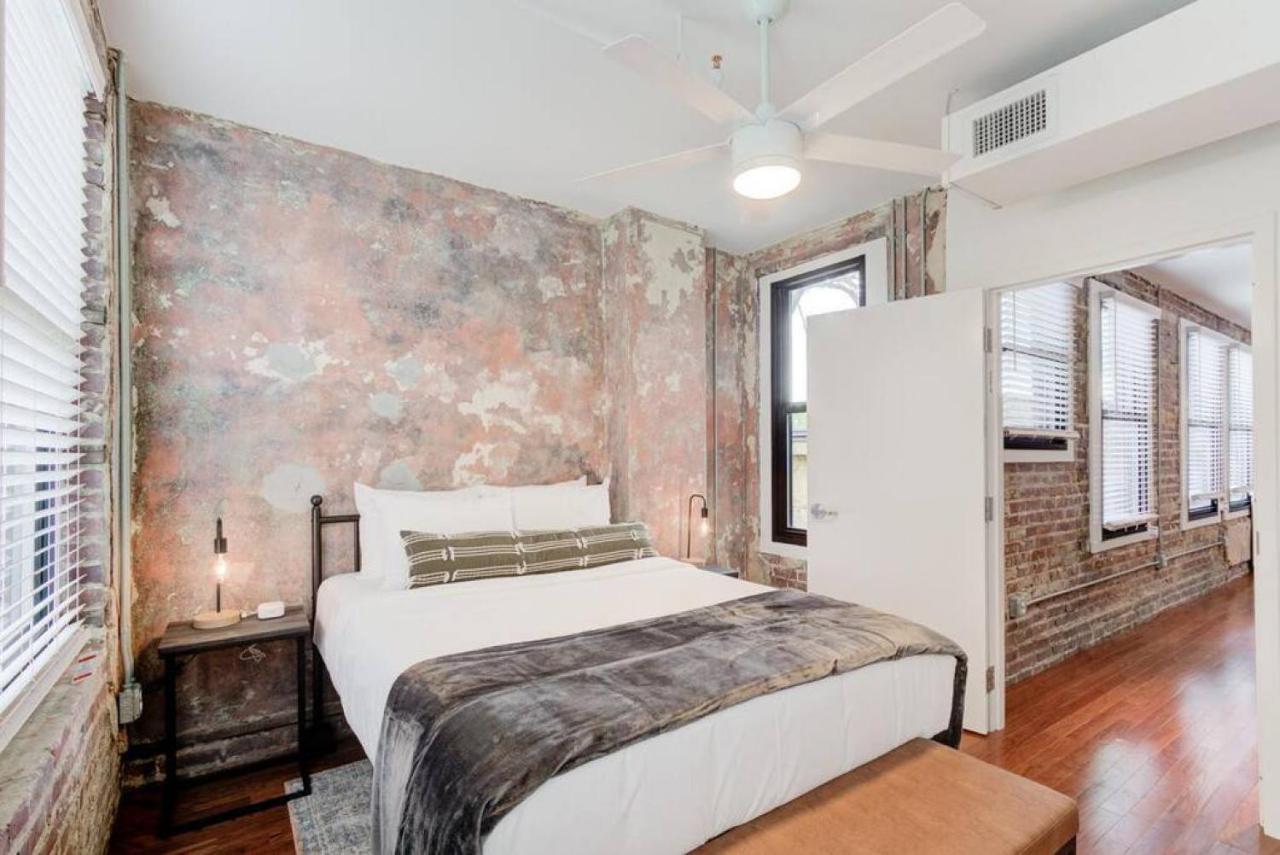 Modern In Historic Shell Apartment Memphis