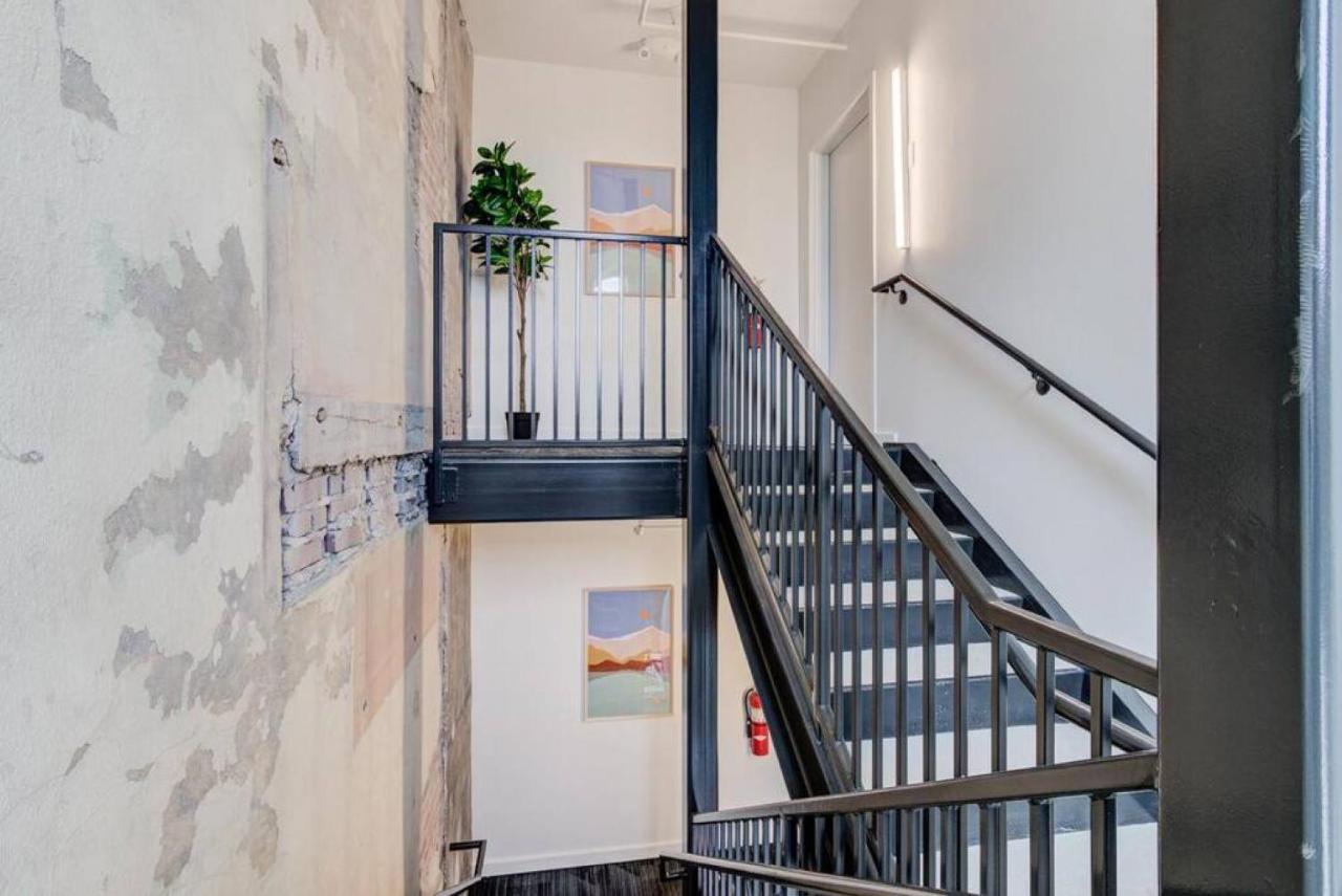 Apartment Modern In Historic Shell